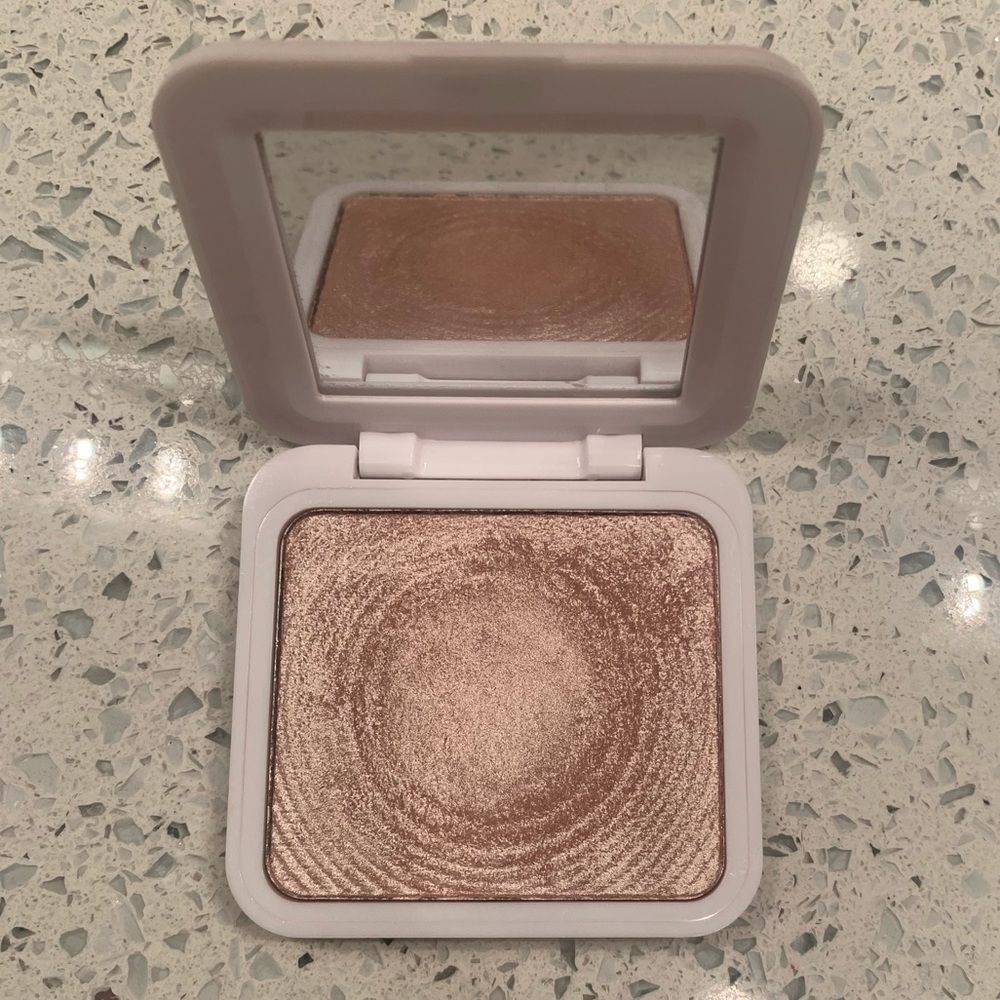Models own highlighter